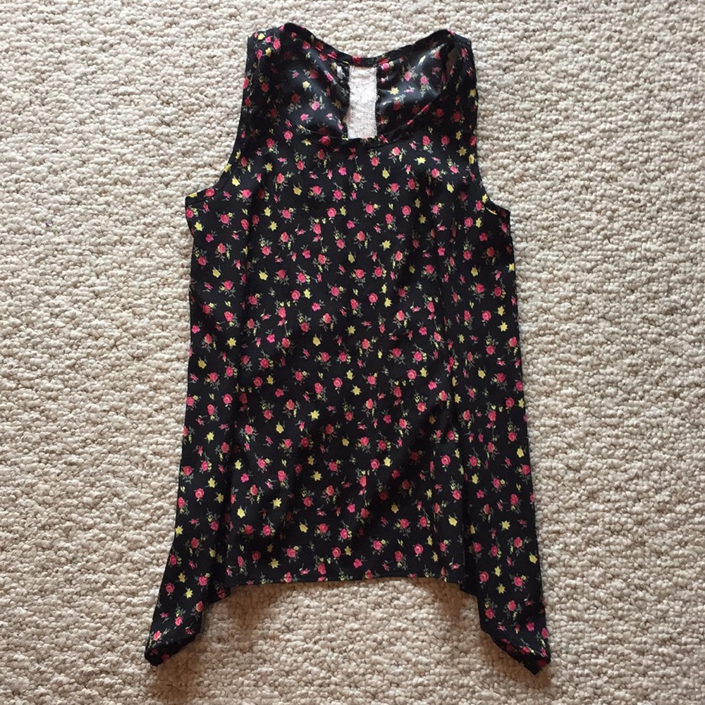 Flower print tank top with lace trim on back